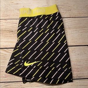 Stripe Nike Pro highlighter yellow sz small